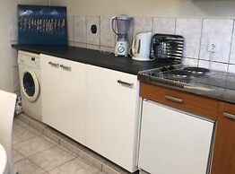 Coastal Charm in Kaštel Kambelovac With Terrace & Sea Views