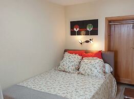 Coastal Charm in Kaštel Kambelovac With Terrace & Sea Views