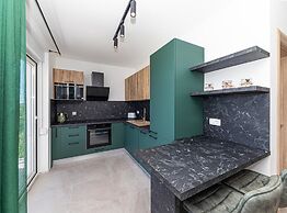 Elegant Kastel Novi Apartment With Sea View Balcony