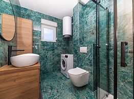 Elegant Kastel Novi Apartment With Sea View Balcony