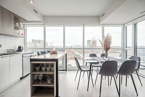 GLOBALSTAY Modern Sonic Way Condos