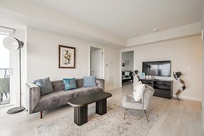 GLOBALSTAY Modern Sonic Way Condos