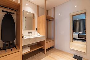 West Walk Retaj Hotel