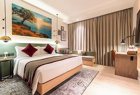 West Walk Retaj Hotel