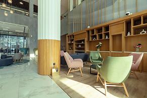 West Walk Retaj Hotel