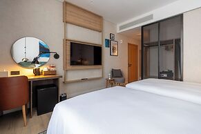 West Walk Retaj Hotel