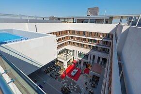 West Walk Retaj Hotel