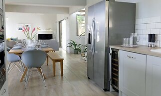 Villa Adina - Sleeps 7 - Pool - Parking - Garden