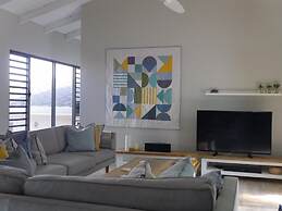 Villa Adina - Sleeps 7 - Pool - Parking - Garden