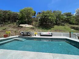 Villa Adina - Sleeps 7 - Pool - Parking - Garden