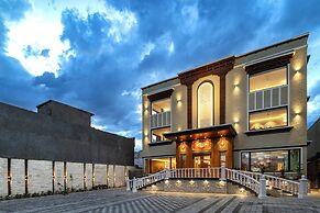 Charmwood Hotel