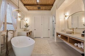 Luxe Villa Tulum in Indio