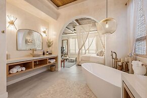 Luxe Villa Tulum in Indio