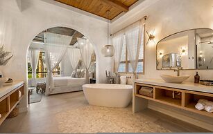 Luxe Villa Tulum in Indio