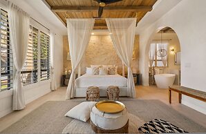 Luxe Villa Tulum in Indio