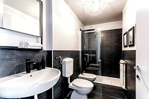 Centro Vicolo Fiori - Modern Split-level Apartment