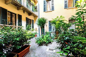 Centro Vicolo Fiori - Modern Split-level Apartment