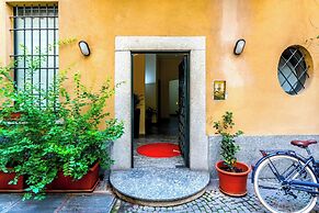 Centro Vicolo Fiori - Modern Split-level Apartment