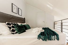 Centro Vicolo Fiori - Modern Split-level Apartment