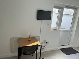 Cozy Studio in Dagenham, London