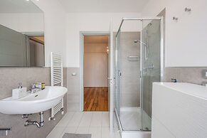 Emilia Suite Street