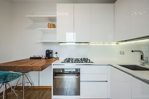 Emilia Suite Street