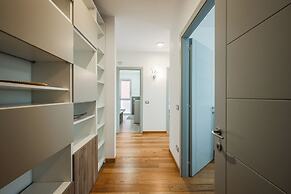 Emilia Suite Street