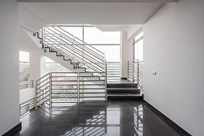 Emilia Suite Street