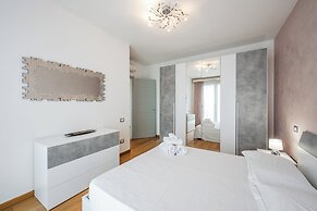 Emilia Suite Street