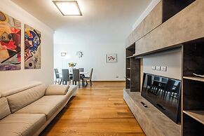 Emilia Suite Street