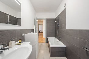Emilia Suite Street