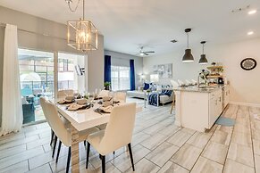 Resort Retreat w/ Lanai & Games: 10 Mi to Disney!