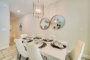 Resort Retreat w/ Lanai & Games: 10 Mi to Disney!