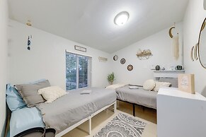3 Mi to Beach: Pet-friendly Fort Lauderdale Home!