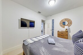 3 Mi to Beach: Pet-friendly Fort Lauderdale Home!