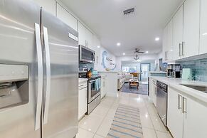 3 Mi to Beach: Pet-friendly Fort Lauderdale Home!