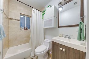 3 Mi to Beach: Pet-friendly Fort Lauderdale Home!