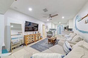 3 Mi to Beach: Pet-friendly Fort Lauderdale Home!
