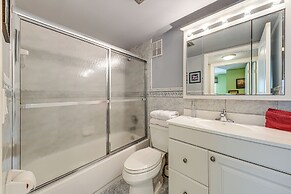 Apartment w/ Patio & Pool Access in Pompano Beach!