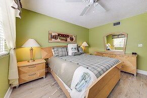 Apartment w/ Patio & Pool Access in Pompano Beach!