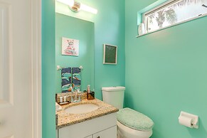 Heated Pool & Grill: Modern Port St Lucie Home