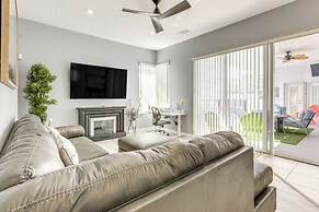 Heated Pool & Grill: Modern Port St Lucie Home