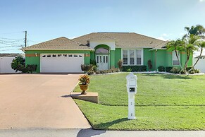 Heated Pool & Grill: Modern Port St Lucie Home