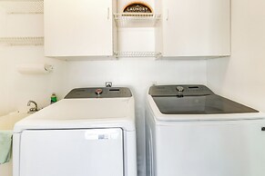 Heated Pool & Grill: Modern Port St Lucie Home