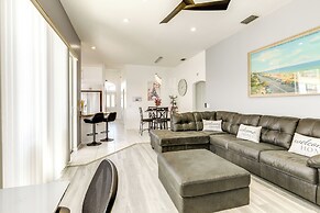 Heated Pool & Grill: Modern Port St Lucie Home