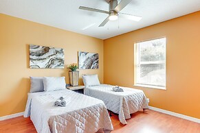 Heated Pool & Grill: Modern Port St Lucie Home