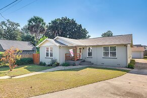 1 Mi to Dtwn: Home w/ Furnished Patio in Pensacola