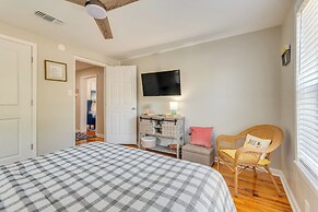 1 Mi to Dtwn: Home w/ Furnished Patio in Pensacola
