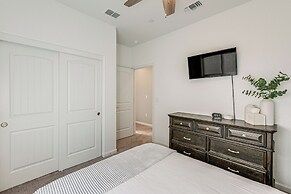 36 Mi to Sequoia NP: Pet-friendly Home w/ Dog Run!