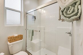 36 Mi to Sequoia NP: Pet-friendly Home w/ Dog Run!